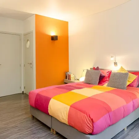 Bxlroom בית הארחה 2*